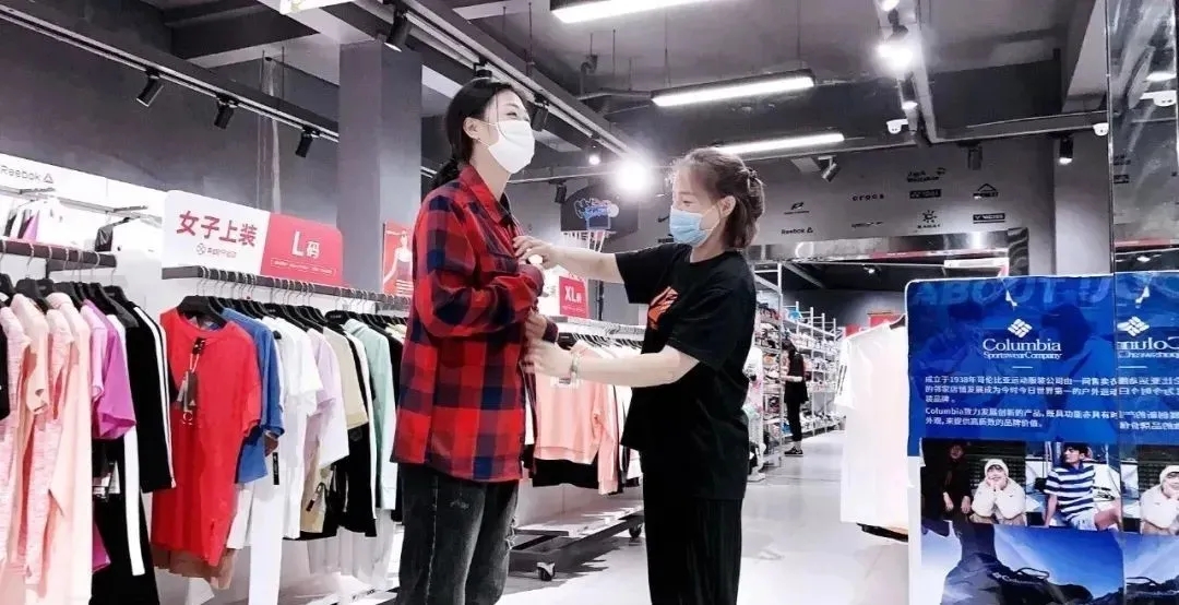 耐克阿迪折扣店應(yīng)該如何輕松解決售后問題？耐克阿迪正品鞋進(jìn)貨