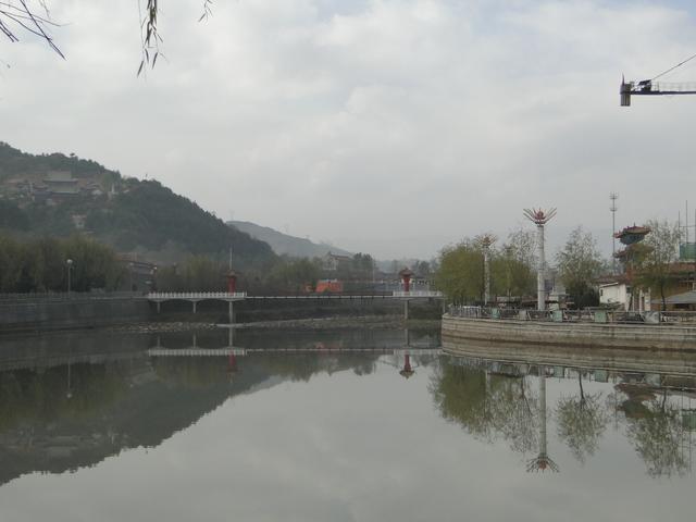 菁菁草小說（菁菁草木 桃李莘莘）