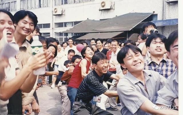 無梭芯全自動(dòng)繞線機(jī)視頻（全自動(dòng)梭芯繞線機(jī)）