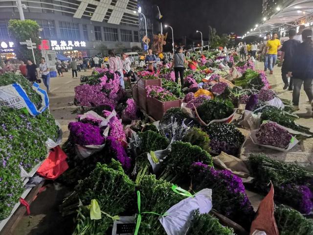 成都批發(fā)鮮花市場進(jìn)貨渠道在哪里，成都鮮花進(jìn)貨渠道？