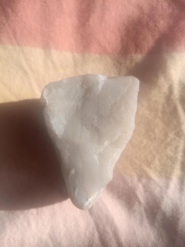 東陵玉手鐲批發(fā)圖片價(jià)格，東陵玉手鐲圖片和價(jià)格？